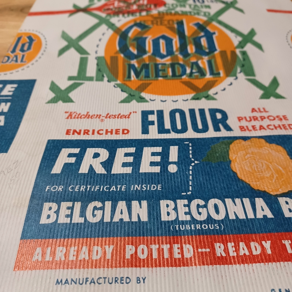 Vintage 1950s General Mills 10# flower bag Gold Medal